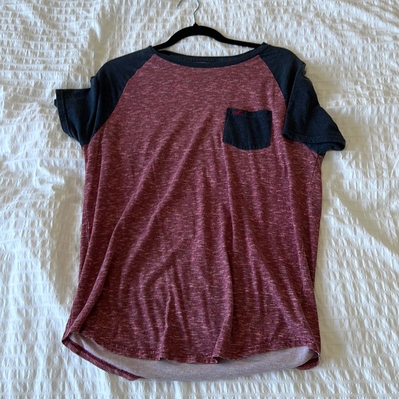 Hollister t shirt good condition - Picture 1 of 1